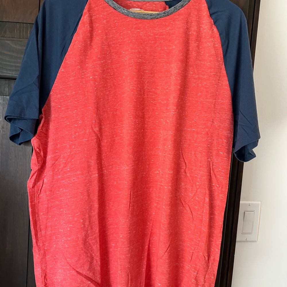 Old Navy Red and Blue Short Sleeve Tee